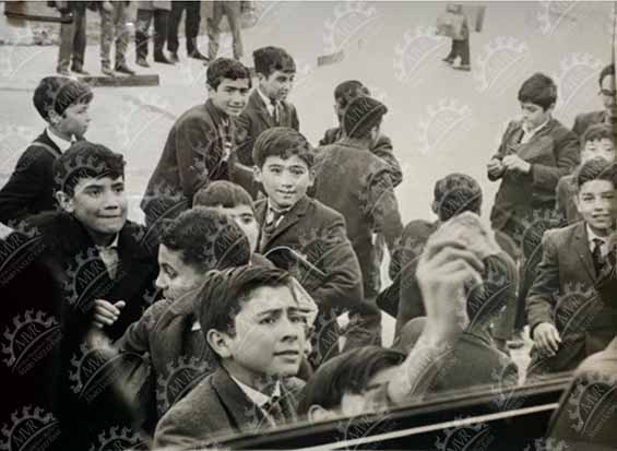 Inglaterra, 29 de mayo de 1966 - Afición infantil fuera del camión